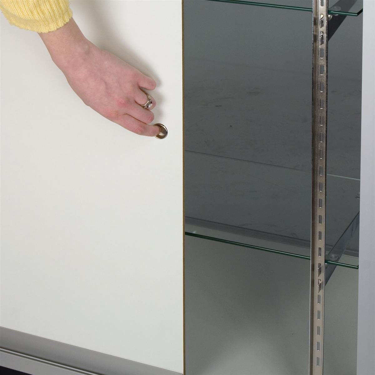 Displays2go Free‑Standing Glass Display Case, 60' Retail Glass Showcase with Locking Sliding Doors & Aluminum Frame (IEV5WKD)