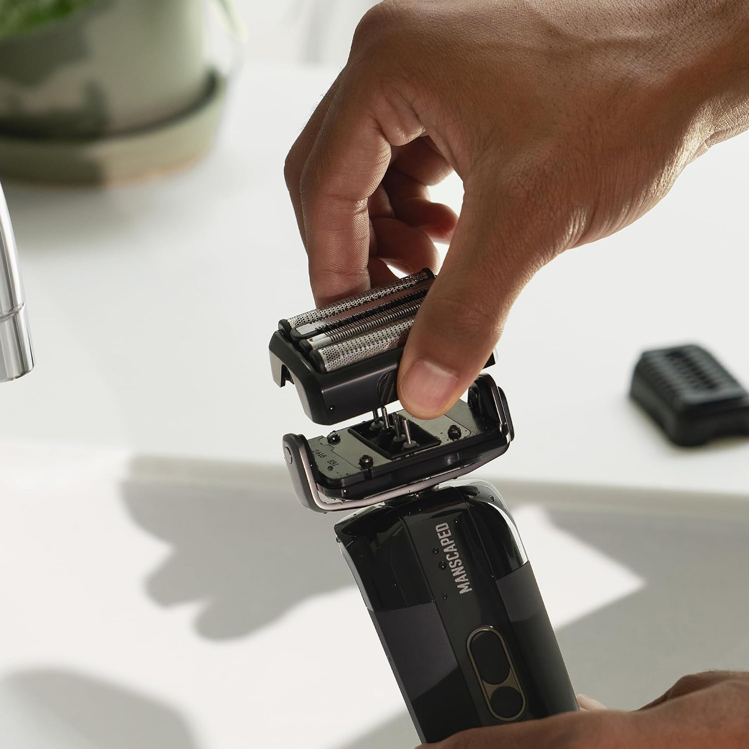 MANSCAPED® The Chairman™ PRO Men's Electric Foil Face Shaver - Two Interchangeable Blade Heads, SkinSafe® Four-Blade Foil & Stubble Trimmer, USB-C Wireless Compatible Charging, Gentle on Neck