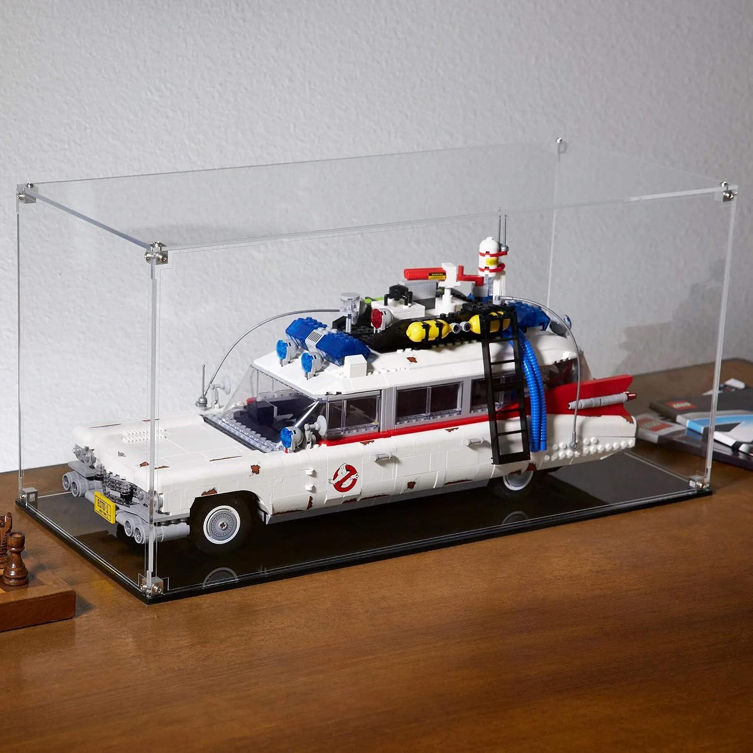 Display Case Compatible with Lego Ser 10274 - Ghostbusters ECTO-1 - Acrylic Dustproof Showcase with Pre-Printed Background - Set Not Included