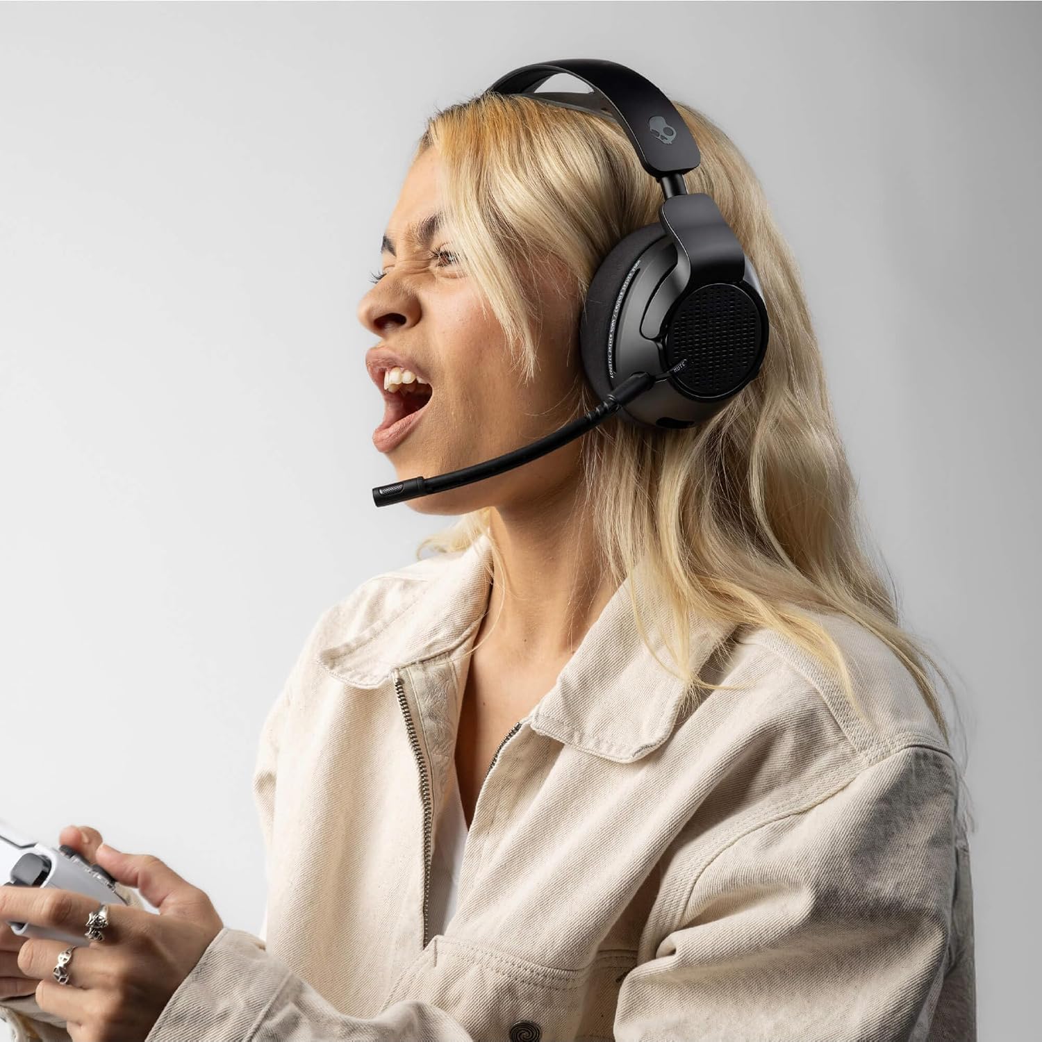Skullcandy Crusher PLYR 720 Wireless Gaming Headset, Ultimate Immersion and Comfort, THX Spatial Audio, Multi-Sensory Bass, Removable Mic, Xbox, PC, PlayStation, Wireless Transmitter - Digi-Black Xbox
