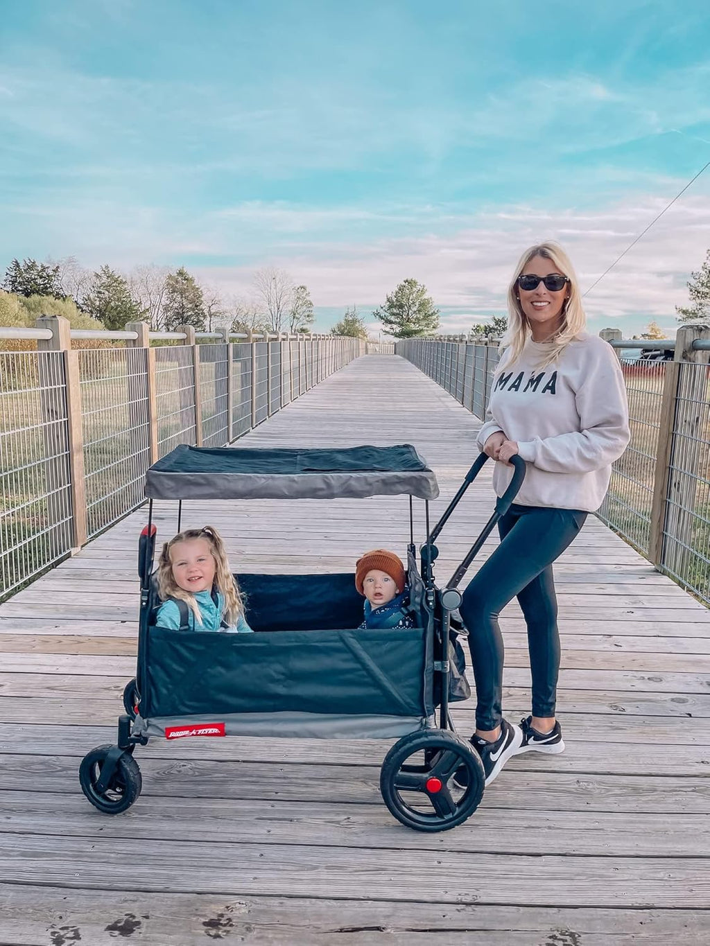 Radio Flyer Wagon for Kids, Baby Stroller, Outside Toys for Toddlers 1-3, Rolling Cart, Beach Cart with Wheels, Trav'ler Stroller Wagon with Protective Cover, for Ages 1+ Years